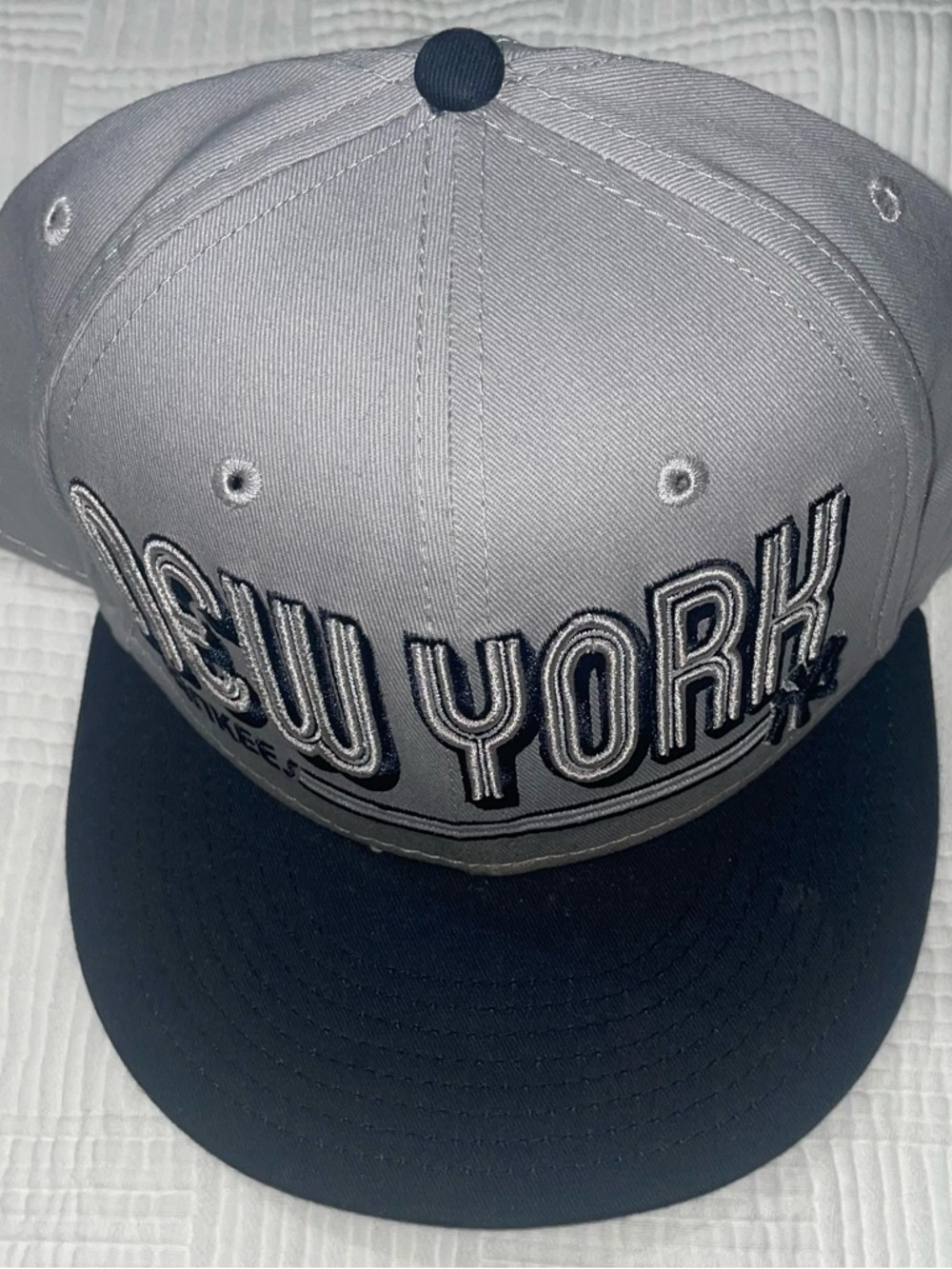 New Era New York Embroidered Two-Tone Snapback - Gray & Navy
